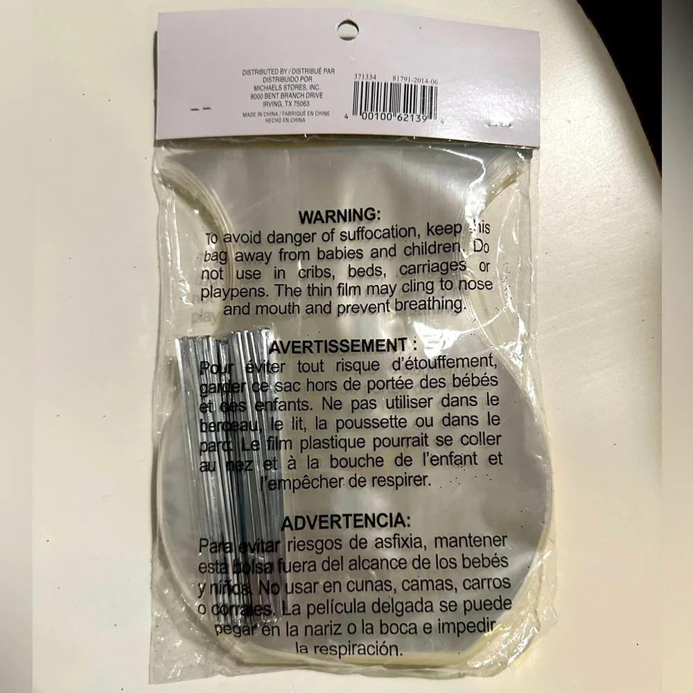 CELEBRATE IT 100 TREAT BAGS W/ TIES 4.6”x7.25” CLEAR ROUND SHAPED GIFT SEALED